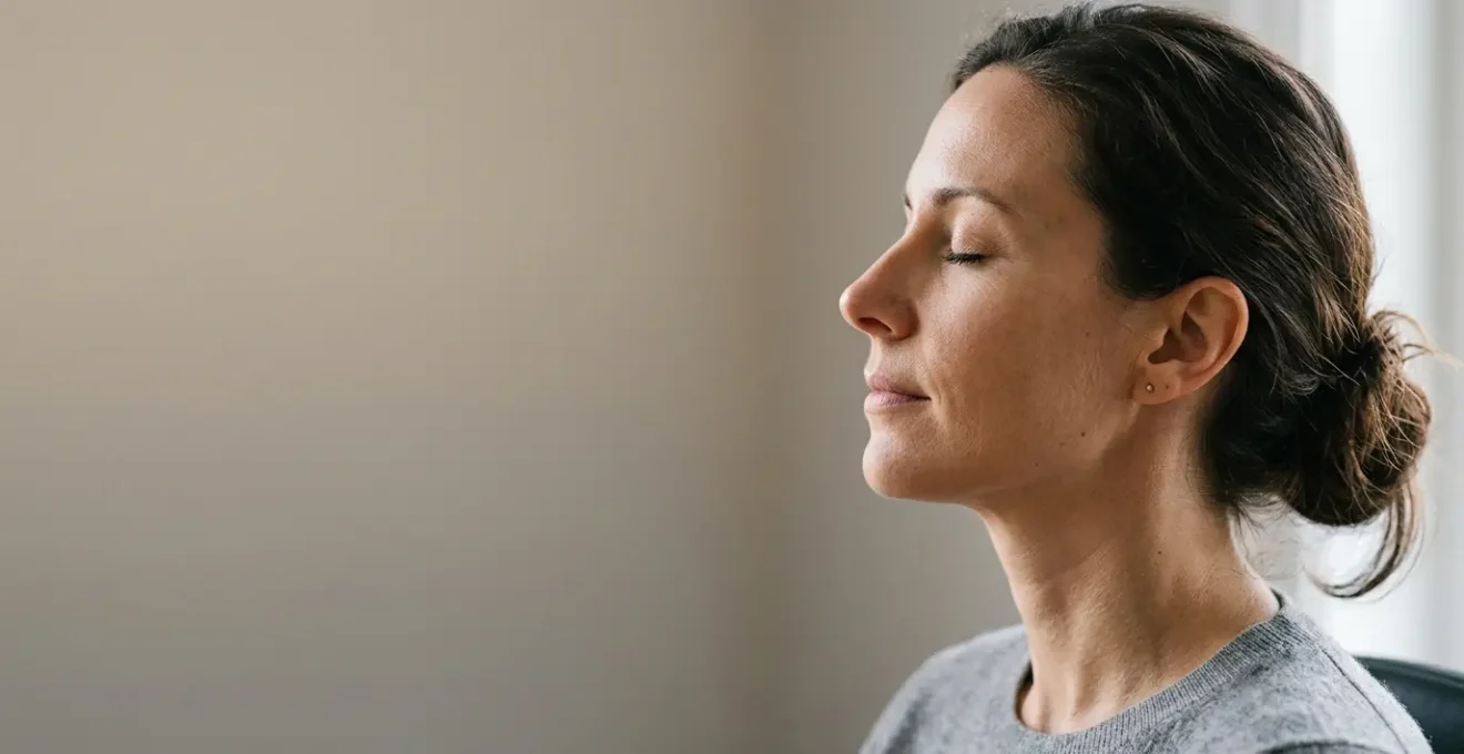 Profilo di persona che respira liberamente con visualizzazione del flusso d'aria nasale